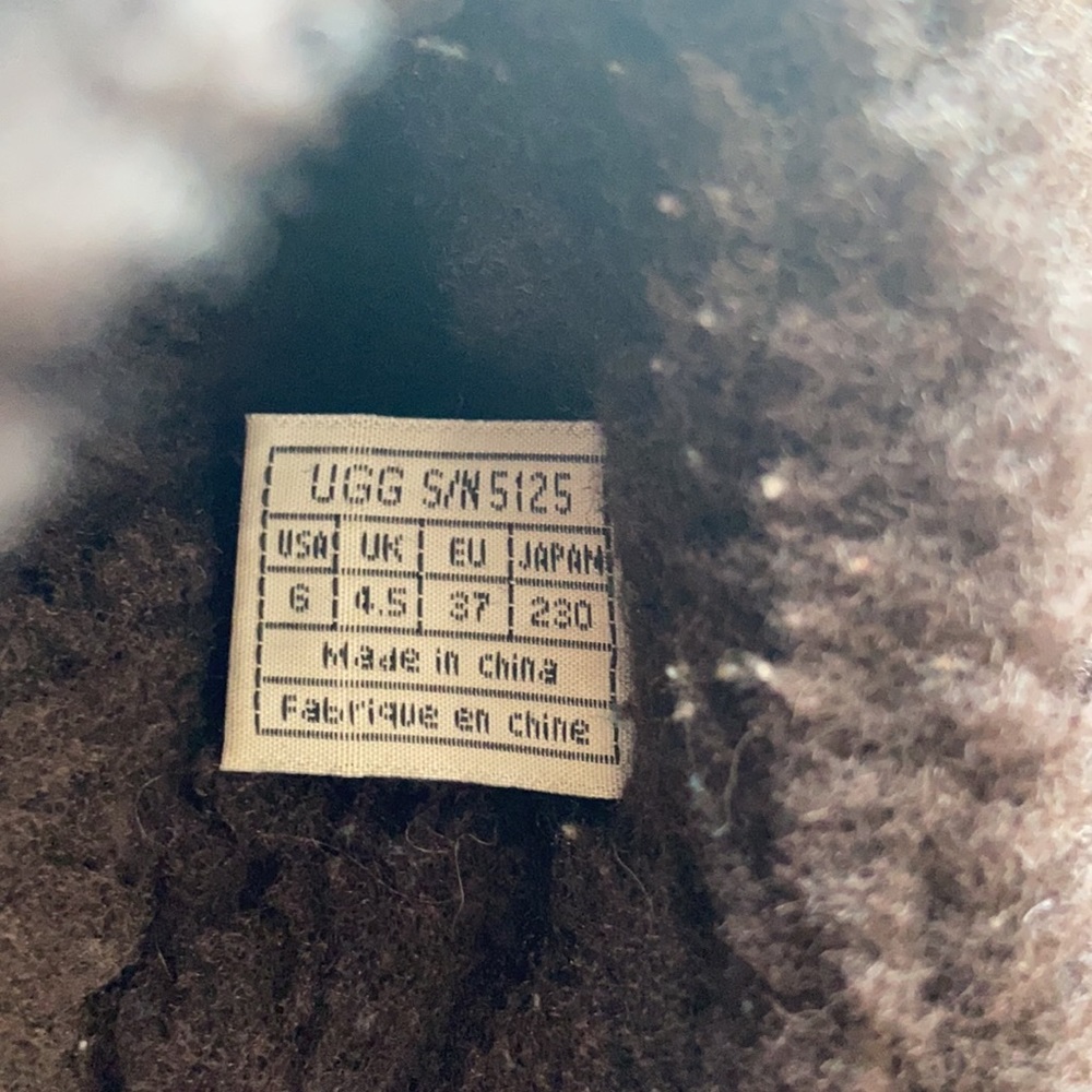 ✨OFFERS WELCOME ✨ Chocolate Brown UGG slippers!! - Picture 6 of 6